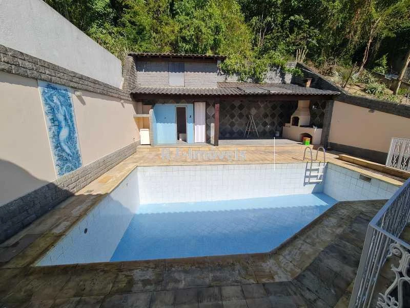 Triplex house with 4 bedrooms and 4 bathrooms — photo 25