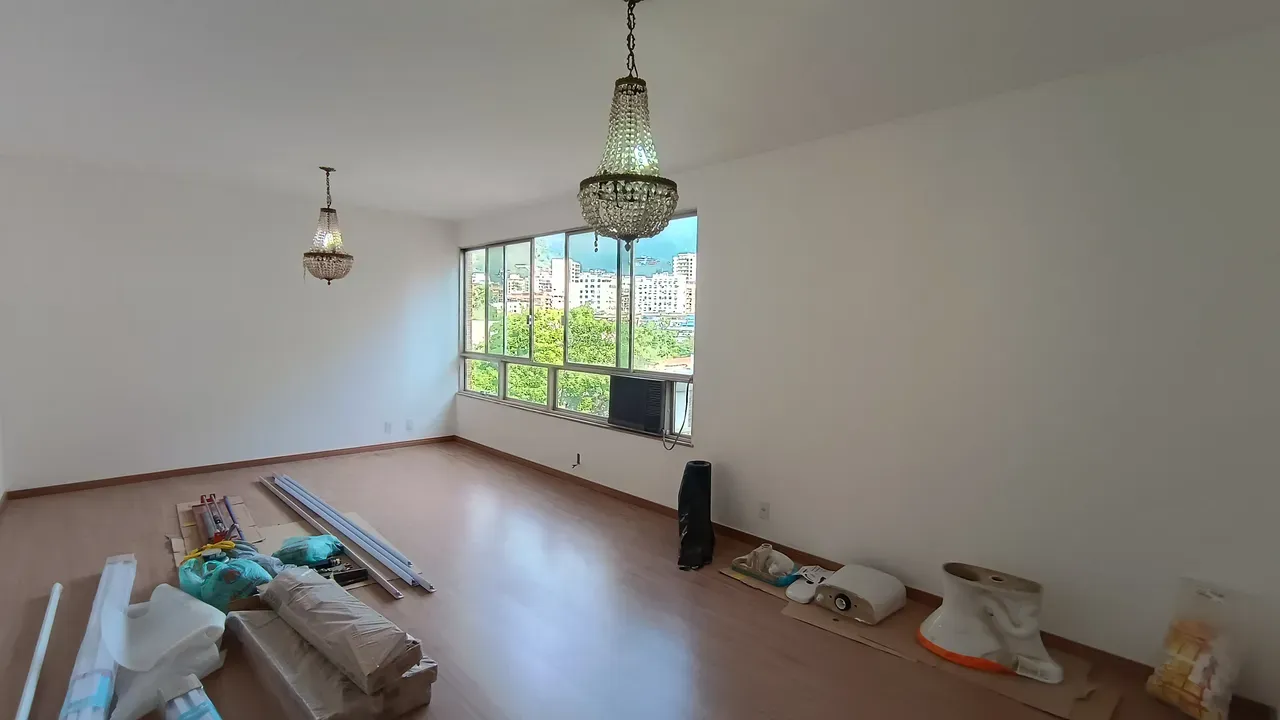 Apartment on the 6th floor with a glass-enclosed balcony — photo 5