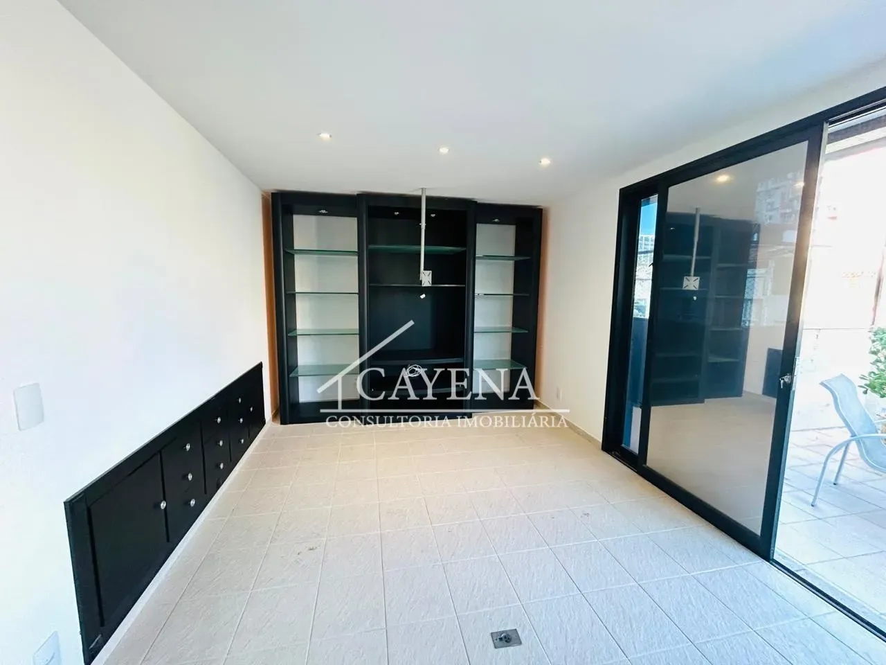 Apartment with 247 m², 3 bedrooms and 4 bathrooms — photo 47