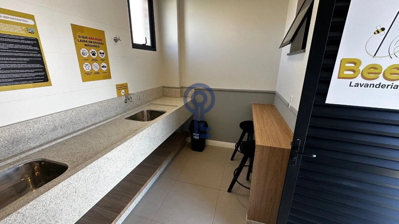 25 m² studio with 1 parking spot, balcony and open-plan kitchen — photo 12