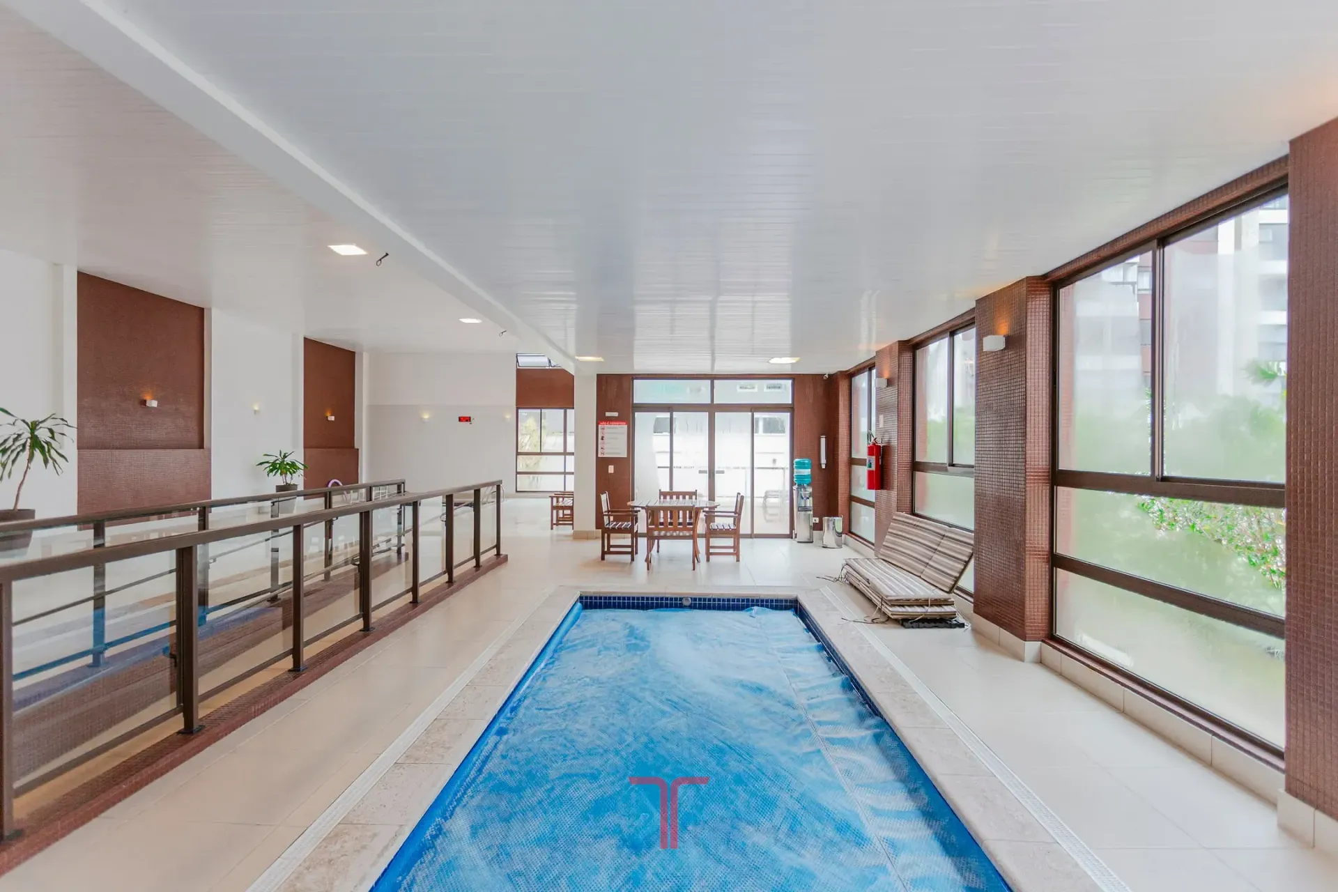 3-bedroom apartment in a building with a pool — photo 54