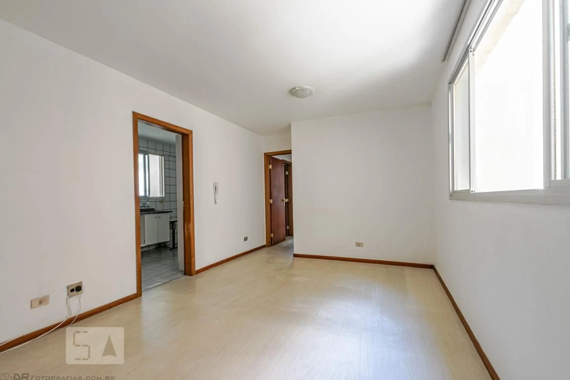 Квартира: 2 спальни, 1 со своей ванной, 76 м², Куритиба
