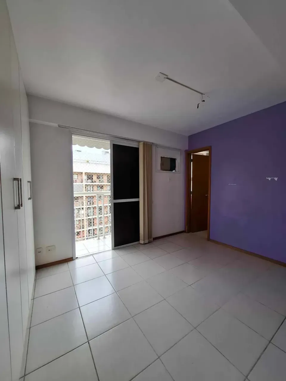 Apartamento com 2 quartos e cozinha fechada com coifa — photo 6