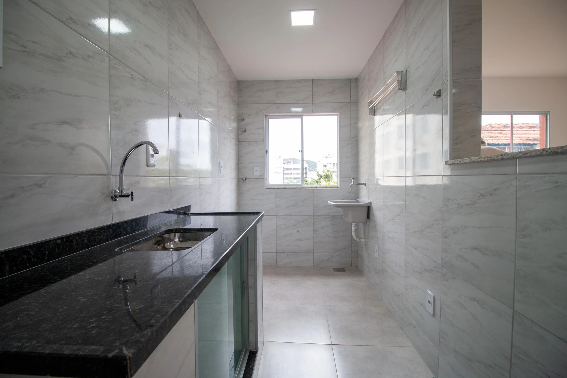 2-bedroom apartment, 1 with its own bathroom, 70 m² — photo 3