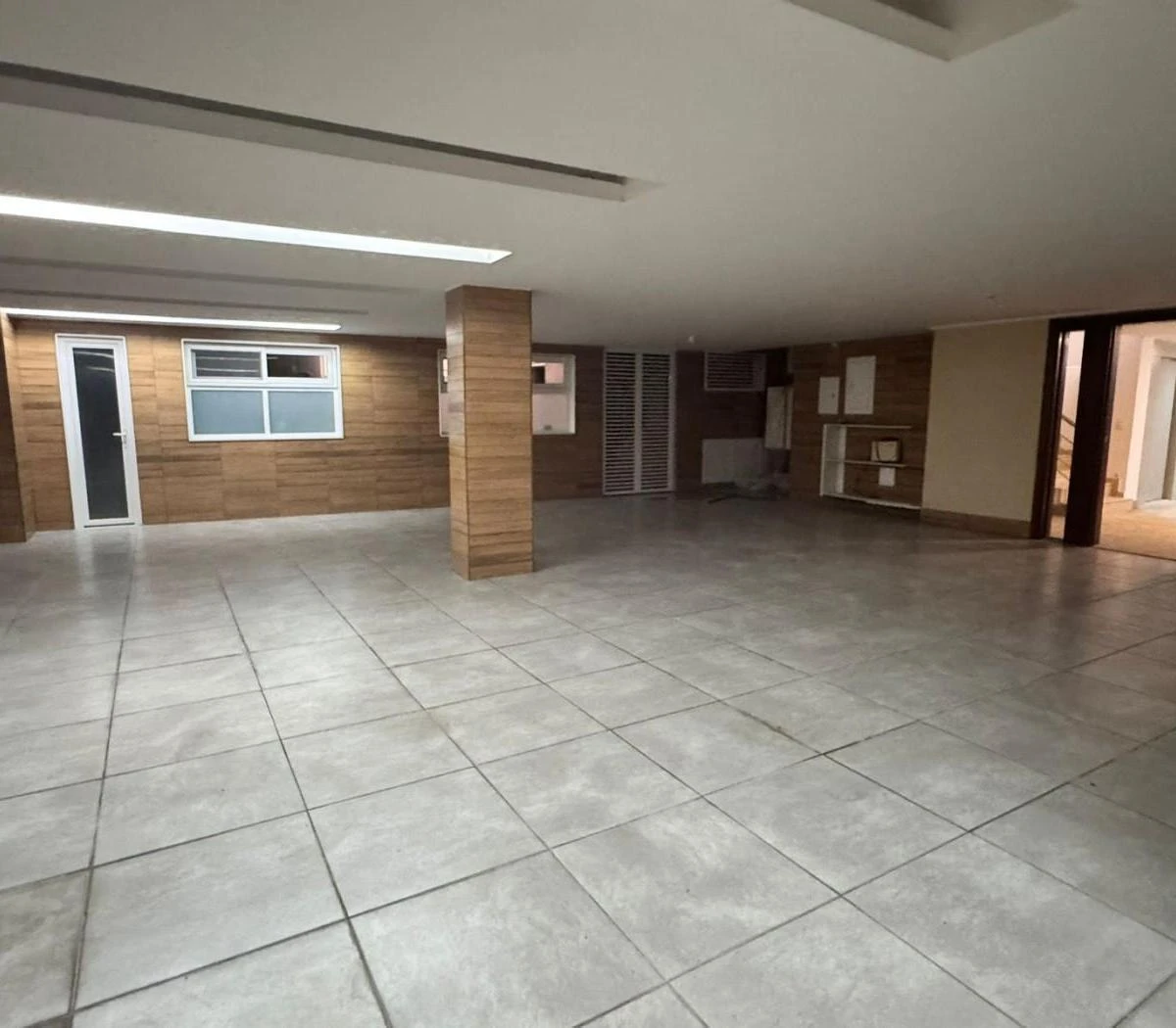 Ванна та 6 спалень: будинок 993 м² — photo 26