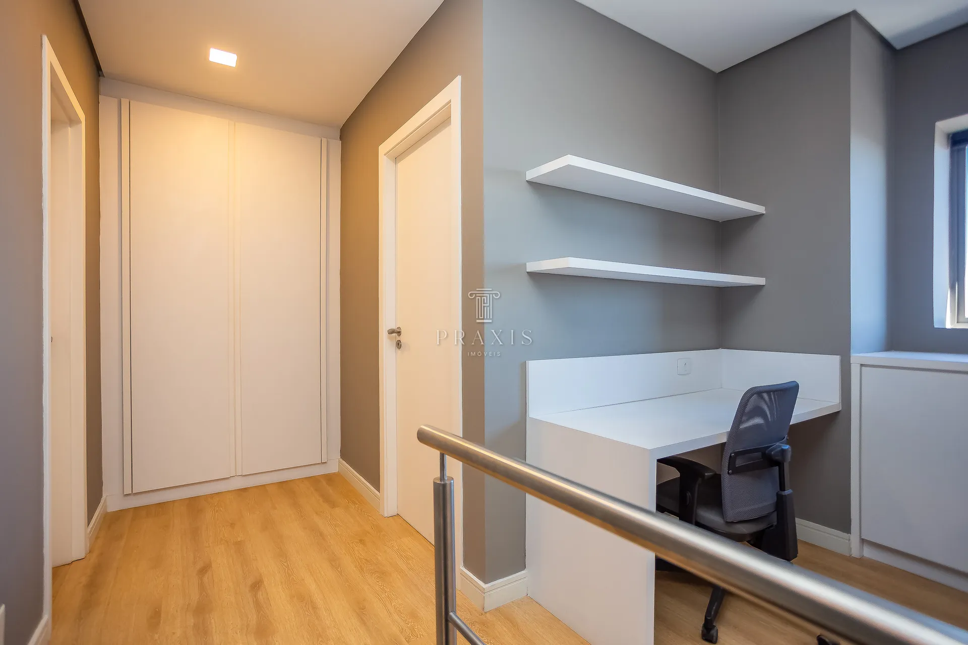 2-bedroom apartment with a home office — photo 25