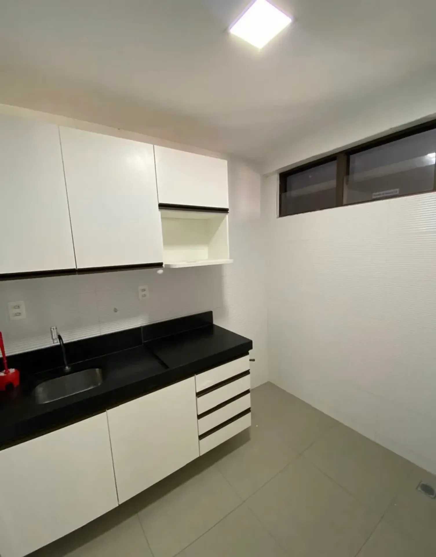 Будинок: 2 спальні, 1 з власною ванною кімнатою, 72 м² — photo 2