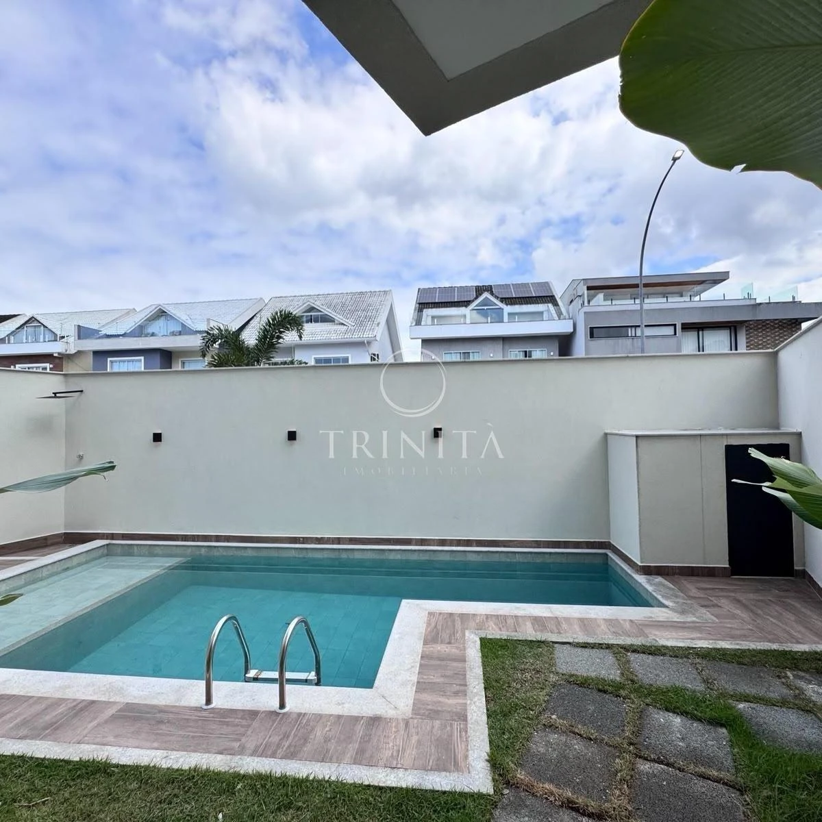 House, 210 m², with a grill on the balcony — photo 10