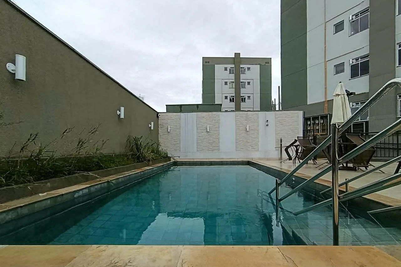 Apartamento de 2 quartos em condomínio com piscina — photo 10