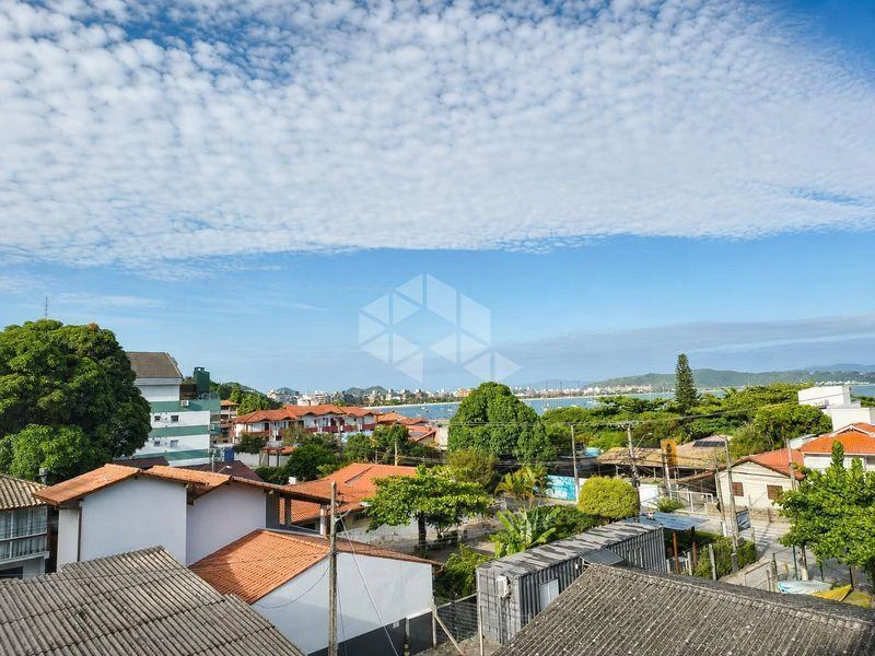 Вид на воду и 2 спальни: квартира 72 м² — photo 3