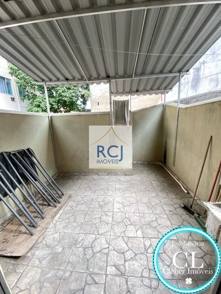 2-bedroom house with 1 bathroom and no parking spot — photo 3