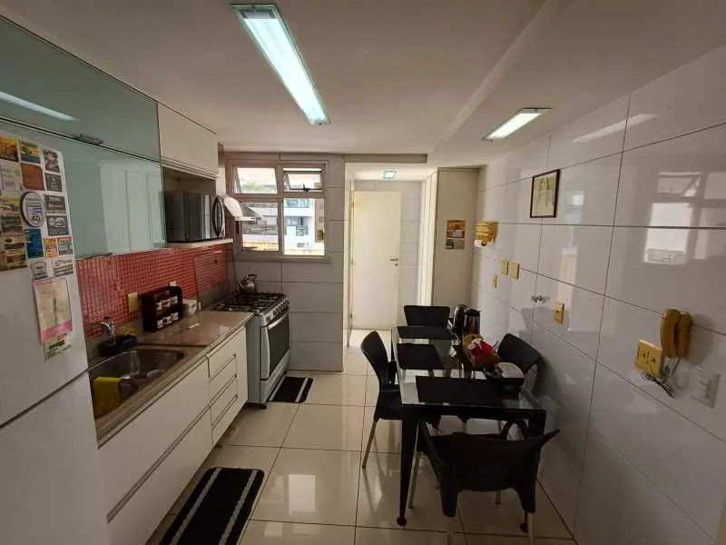 Furnished apartment with 3 bedrooms and 4 bathrooms — photo 8