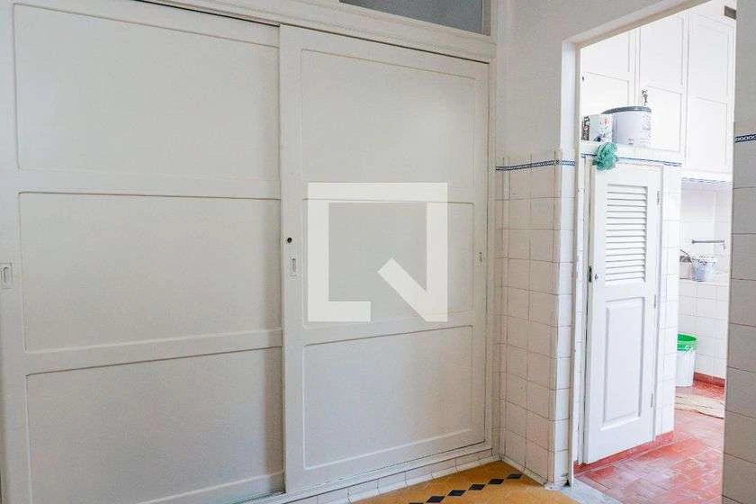 4-bedroom house with private garden and 145 m² — photo 30