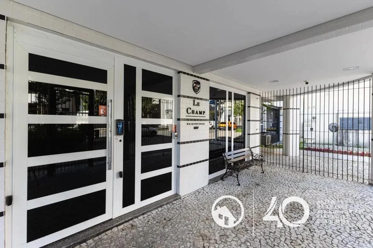Furnished apartment, 67 m², with a glass-enclosed balcony — photo 20