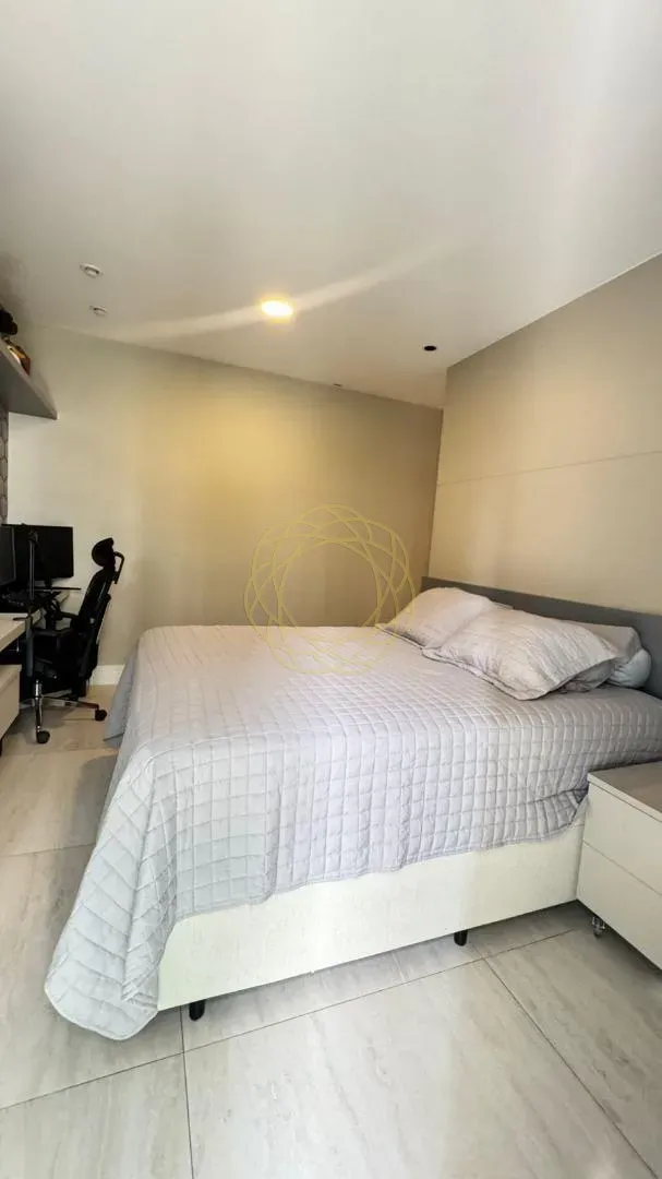 Furnished apartment with 4 bedrooms and 381 m² — photo 21