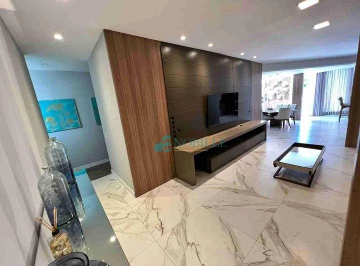 318 m² apartment with 4 en-suite bedrooms