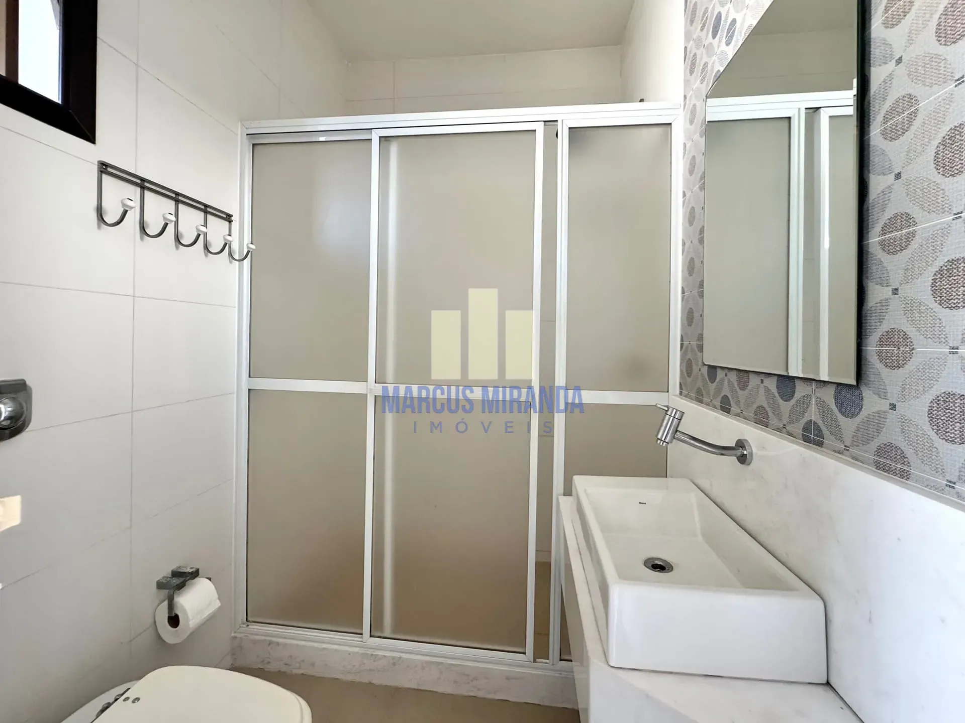 House with 5 bedrooms and 834 m², 6 parking and 9 baths — photo 37
