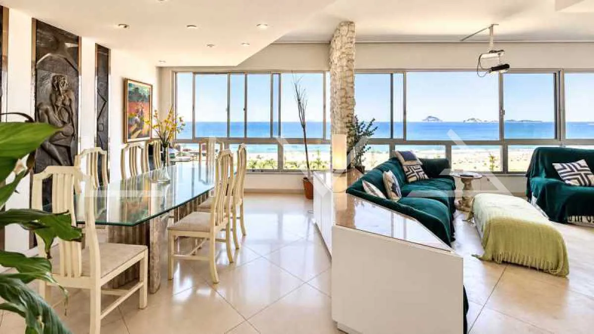 178 m² apartment with a bathtub and a water view — photo 13