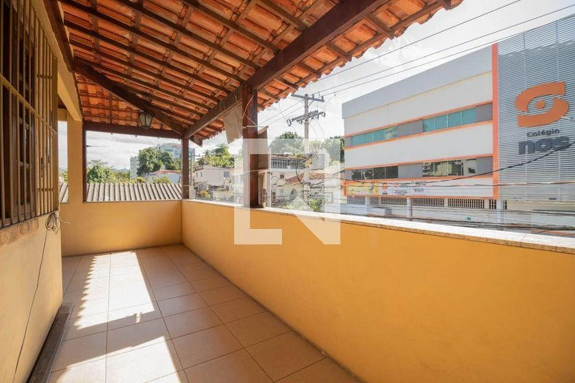 Casa de 450 m² con 6 dormitorios y 4 baños — photo 23