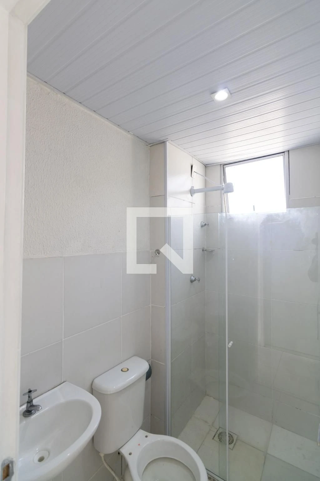 Apartamento sem mobília com 2 quartos e 1 vaga