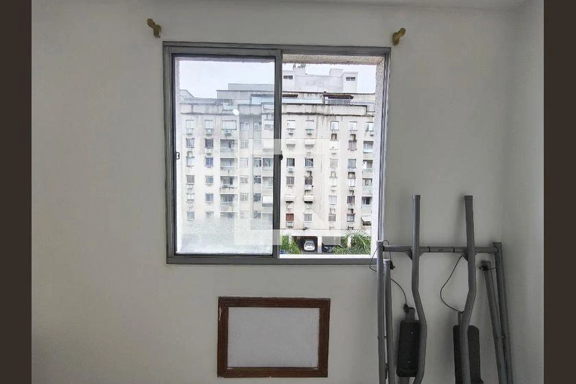 2-bedroom apartment in a building with a gym — photo 18