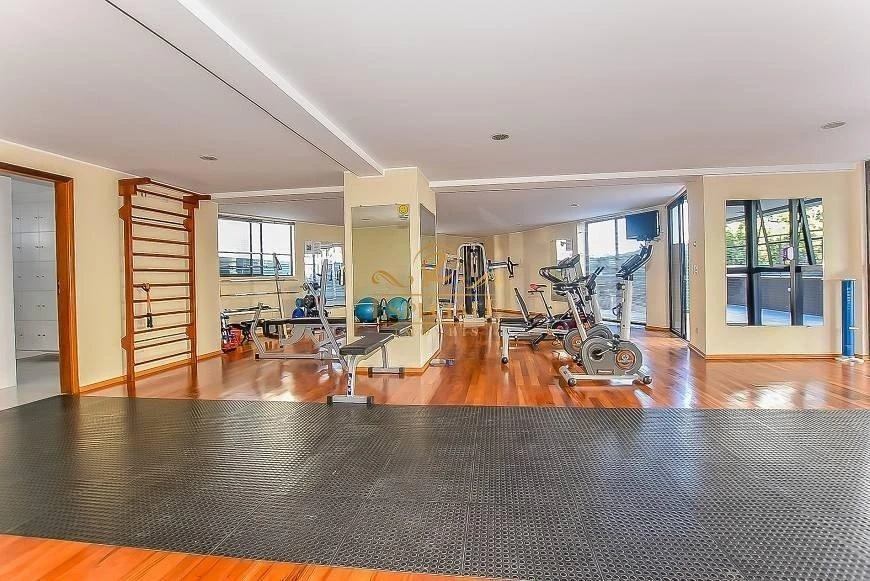 One-bedroom apartment in a building with a gym — photo 28