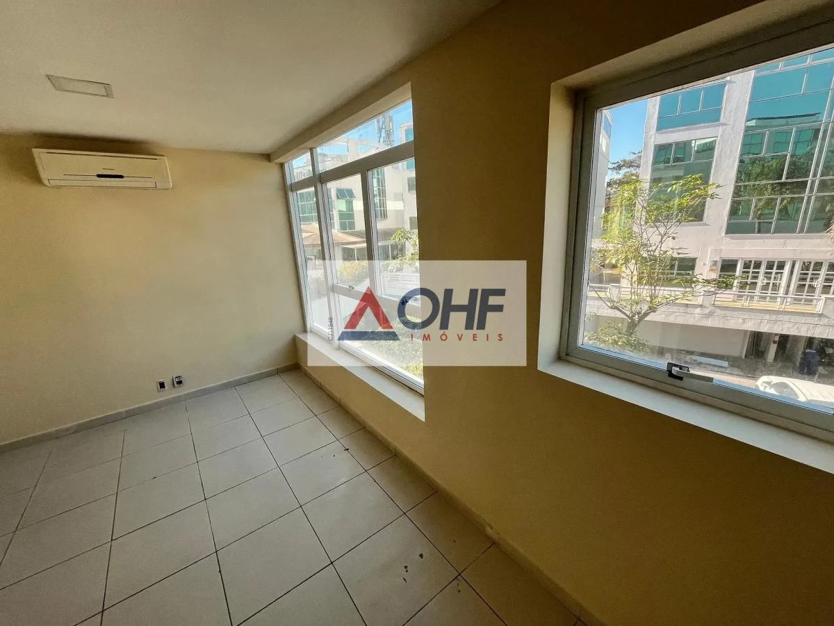 1-bedroom apartment with 300 m² and 6 parking spaces — photo 29