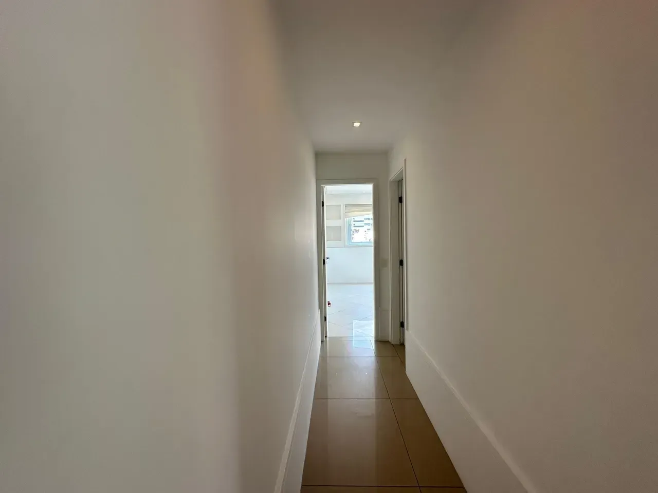Apartamento mobiliado com 4 quartos e 291 m² — photo 31