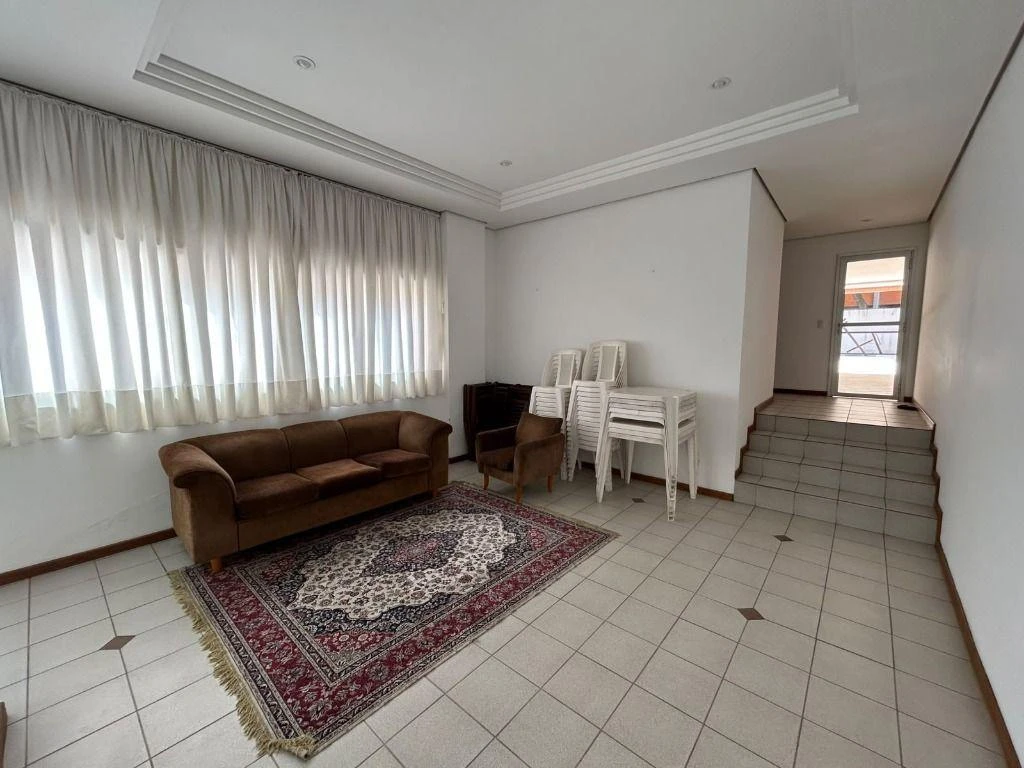 3-bedroom apartment with a home office in Curitiba — photo 8