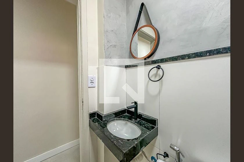 32 m² 1-bedroom apartment with a compact kitchenette — photo 8