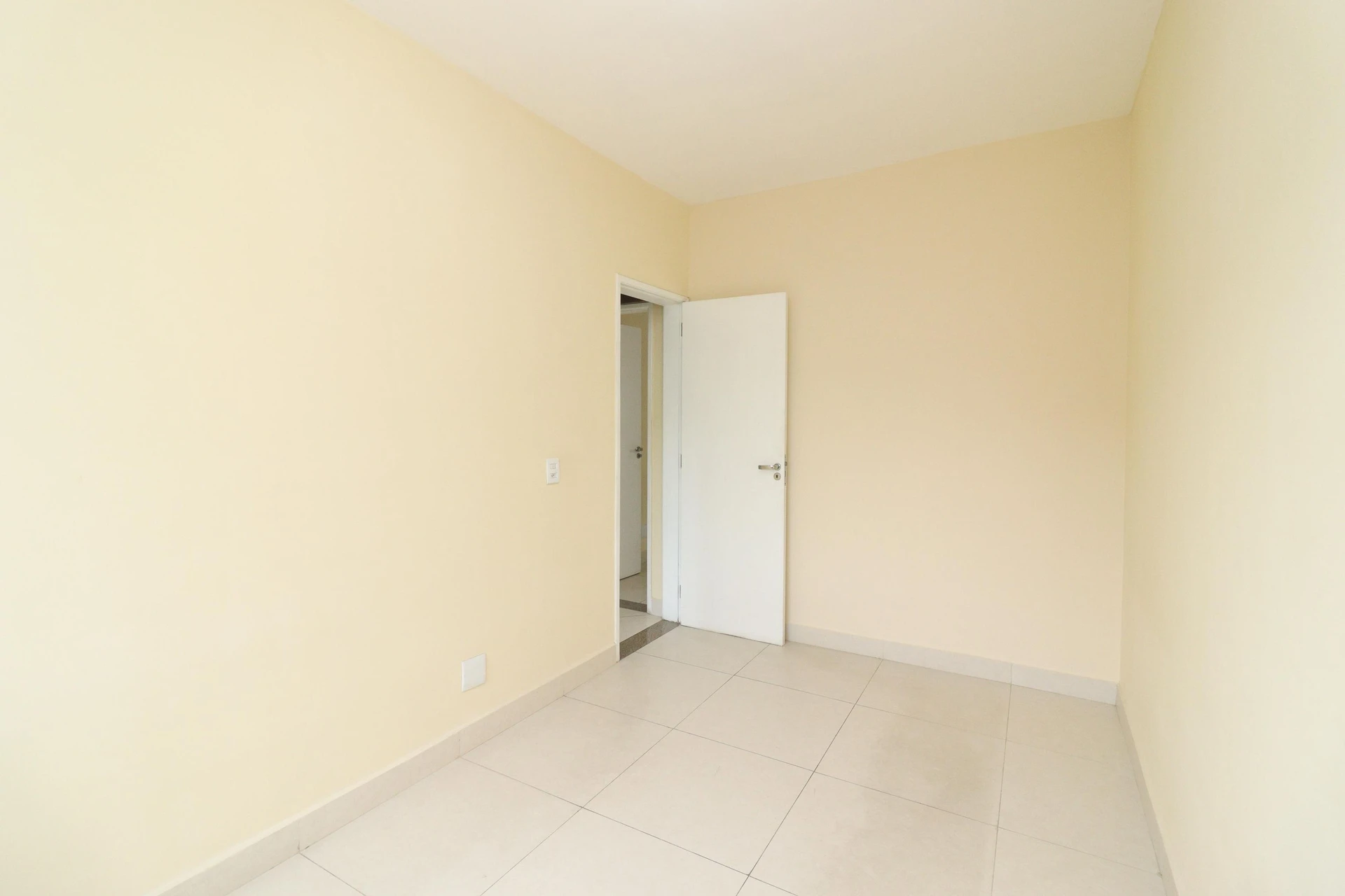 3-bedroom apartment with a mountain view — photo 19