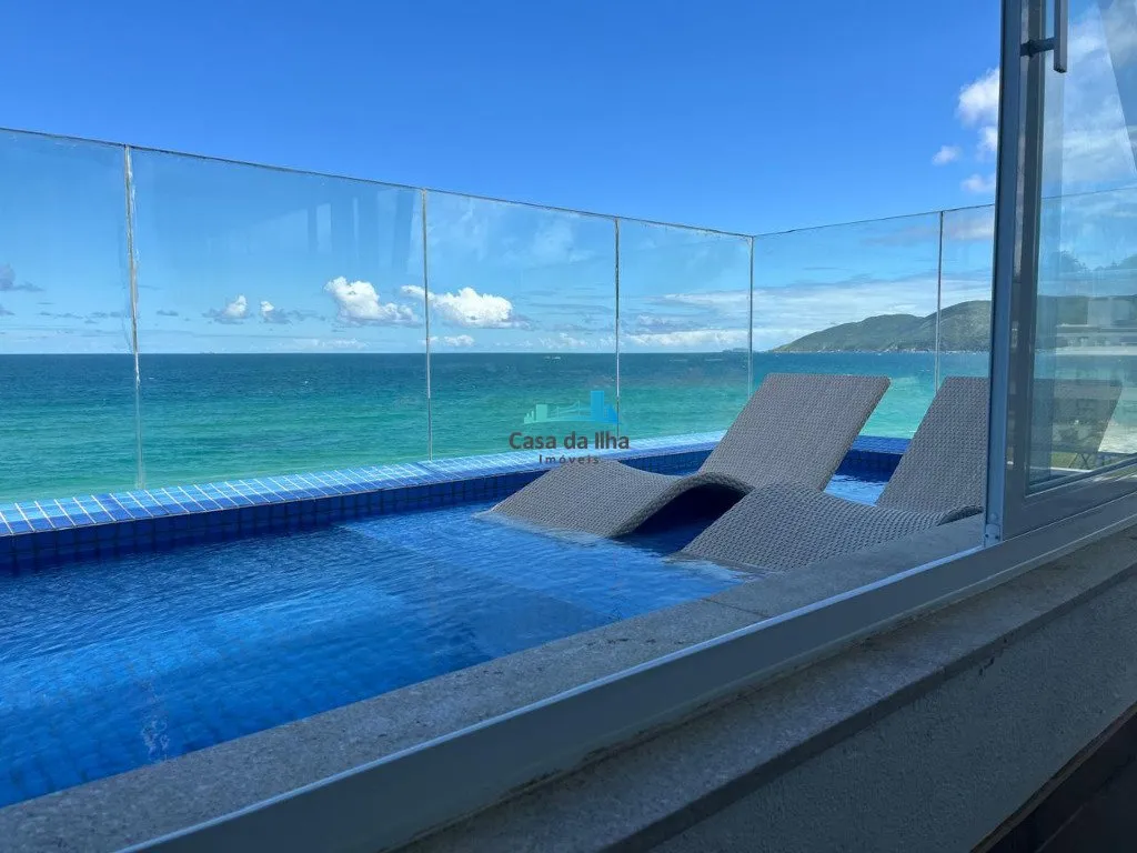 150 m² apartment with 3 bedrooms and 3 bathrooms