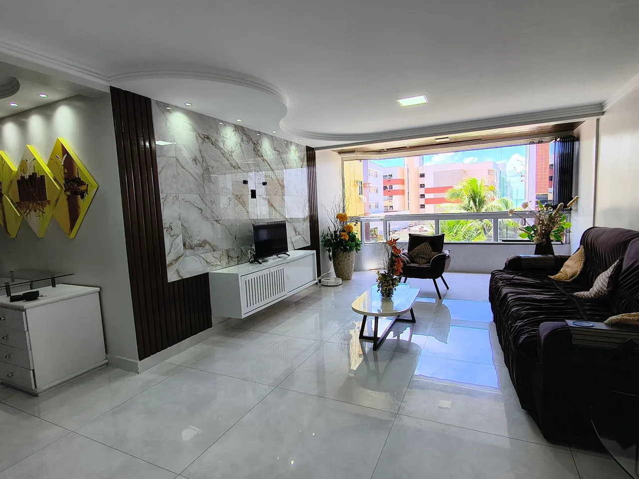 Furnished apartment, 112 m², with a glass-enclosed balcony — photo 11