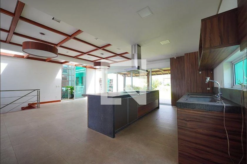 Панорамные окна и 7 спален: дом 700 м² — photo 2