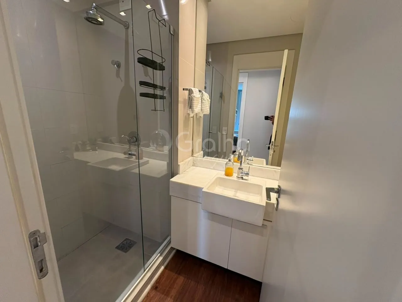 Furnished 2-bedroom apartment with 199 m² and 2 parking spaces — photo 37