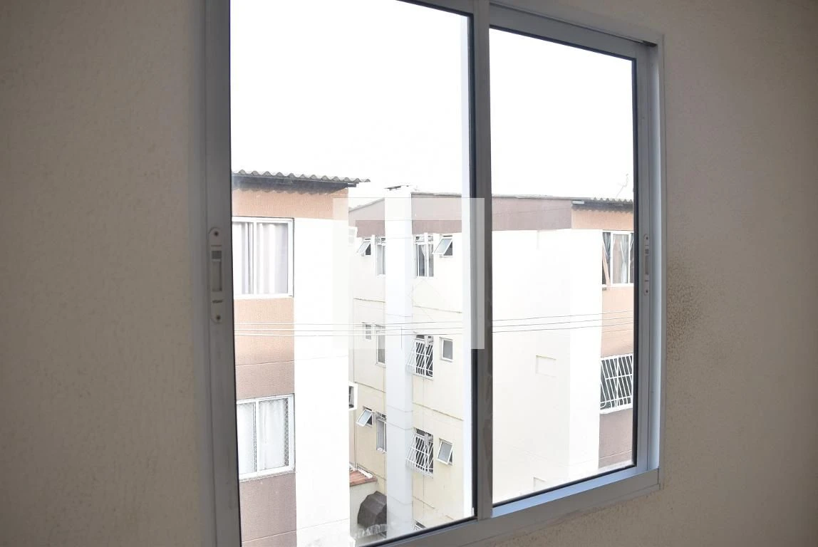 2-bedroom apartment in a building with a pool — photo 4
