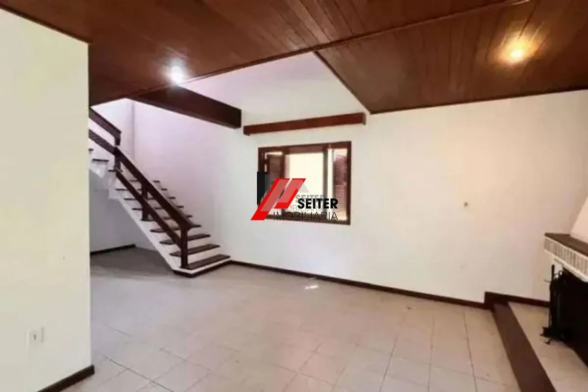 House with 3 bedrooms, 2 en-suites, 5 bathrooms — photo 3