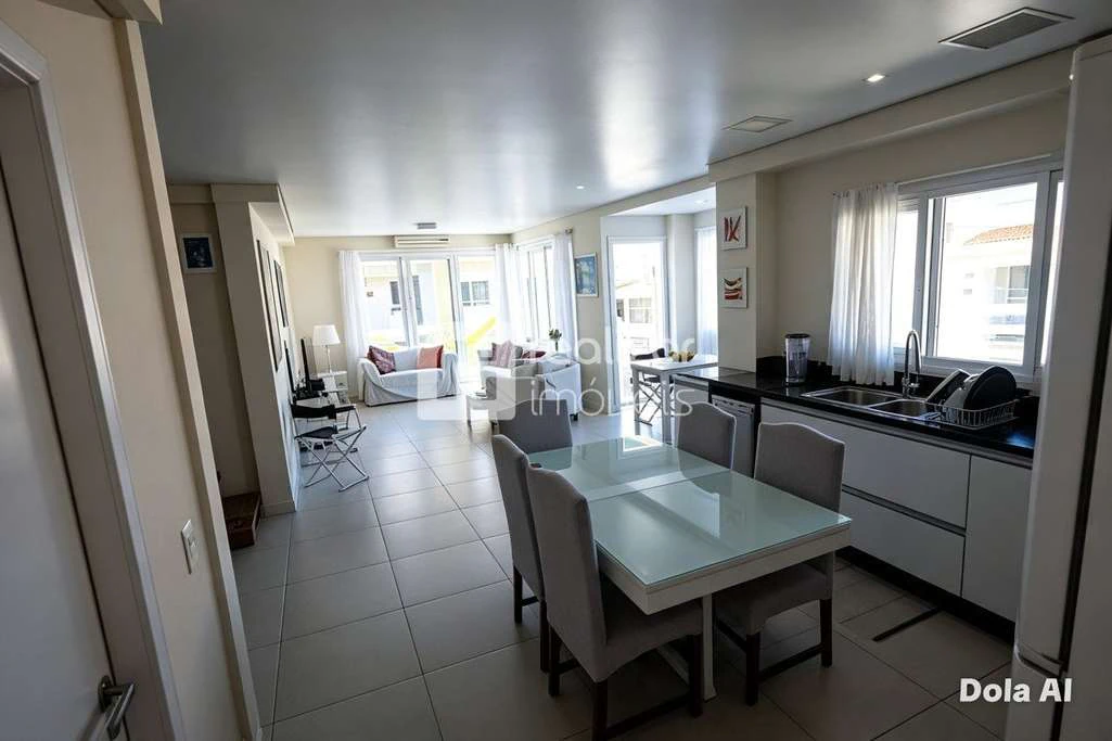 Квартира 100 м² с 3 спальнями и балконом — photo 2