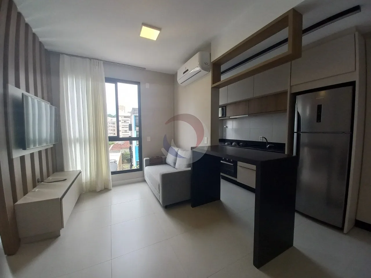 Furnished 37 m² studio with parking and open-plan kitchen
