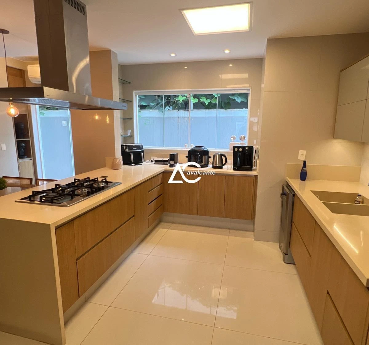 Furnished 4 en-suite home with 400 m² — photo 23