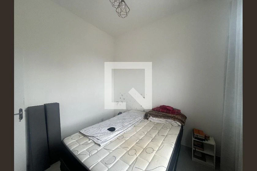 80 m² house with a walk-in closet and a home office — photo 6