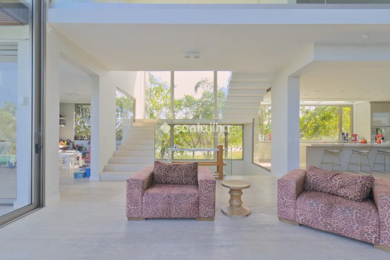 House with 6 en-suite bedrooms and 8 bathrooms, 1350 m² — photo 35
