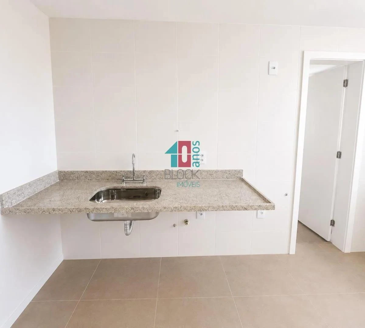3-bedroom apartment, 1 with its own bathroom, 83 m² — photo 10