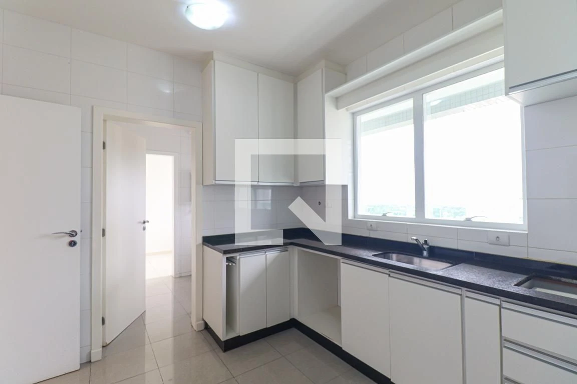 Apartment, 255 m², with a bathtub — photo 56