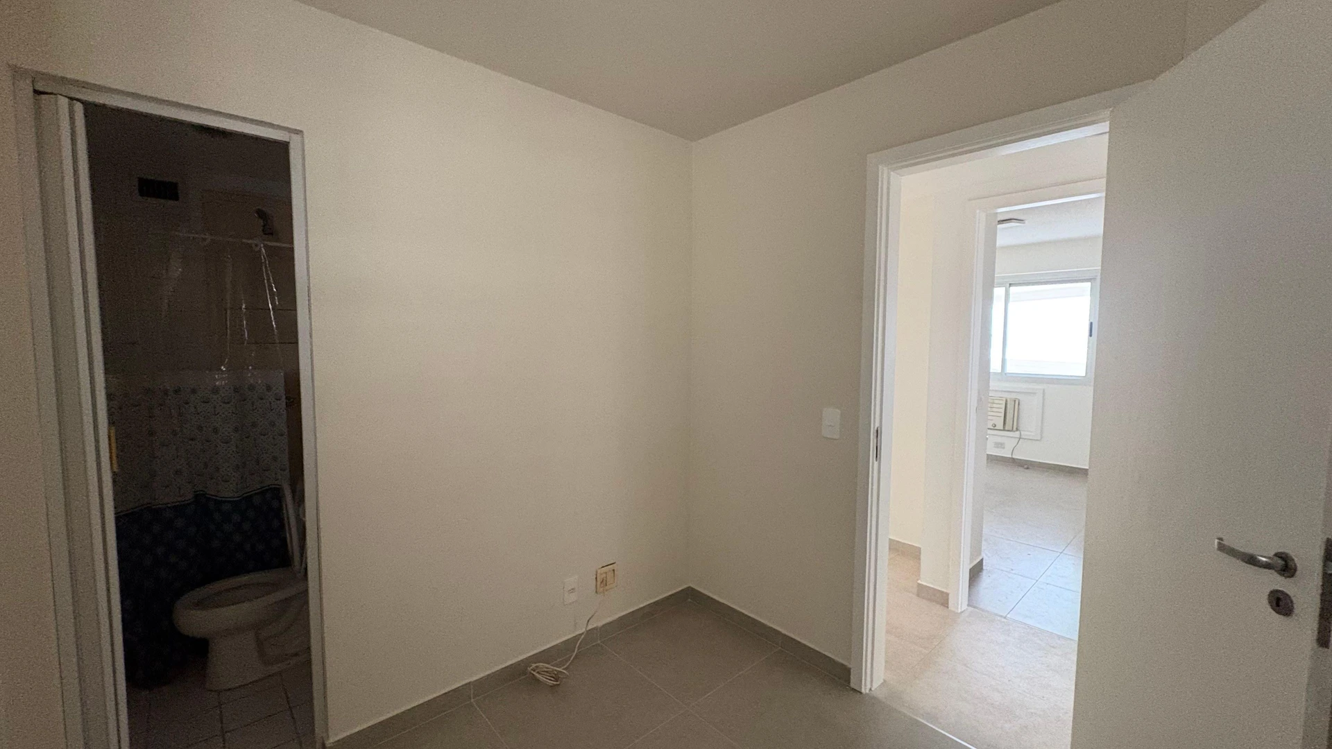 Floor-to-ceiling windows in a 3-bedroom apartment, 105 m² — photo 35