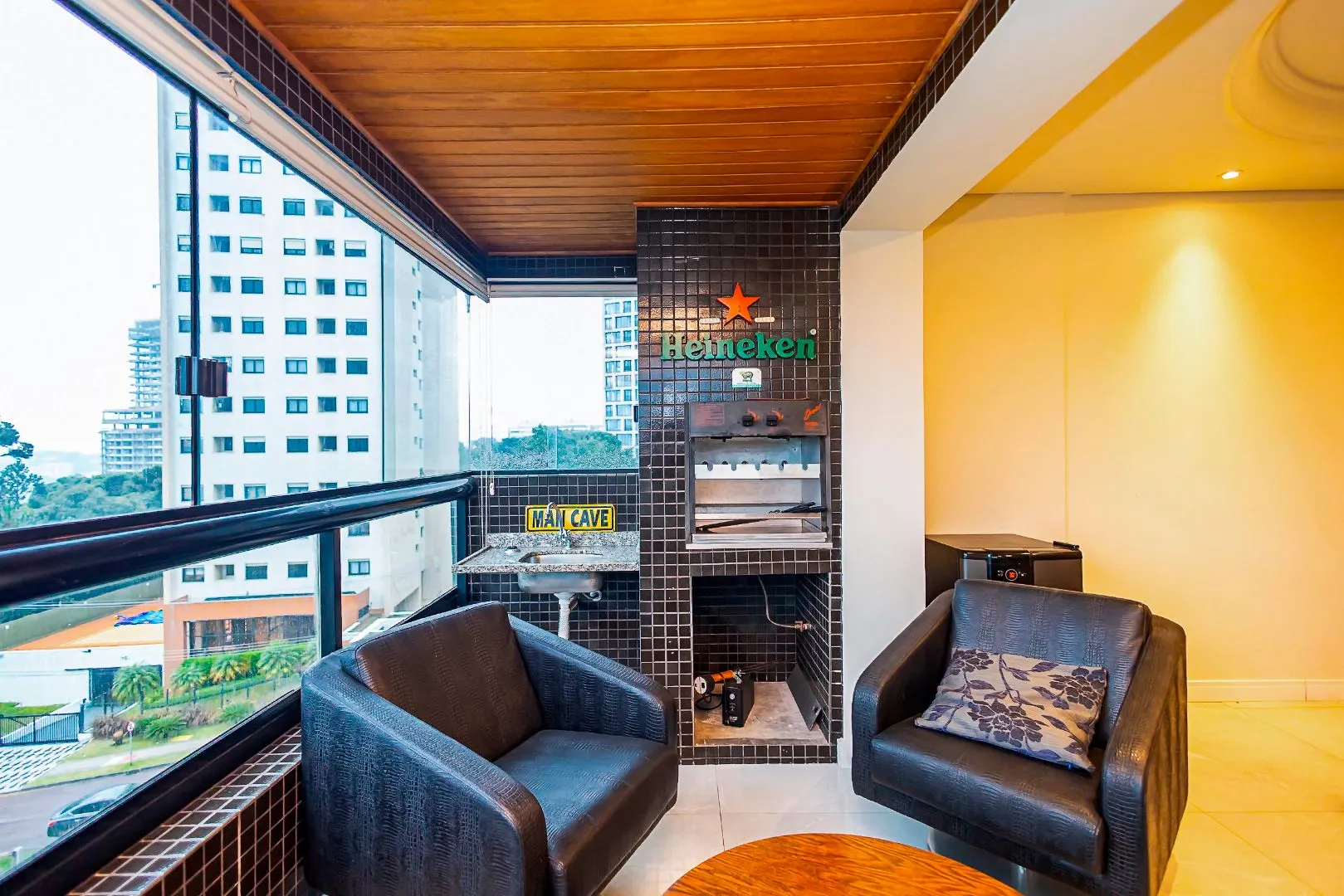 Furnished apartment with open-plan kitchen and 4 bedrooms — photo 17