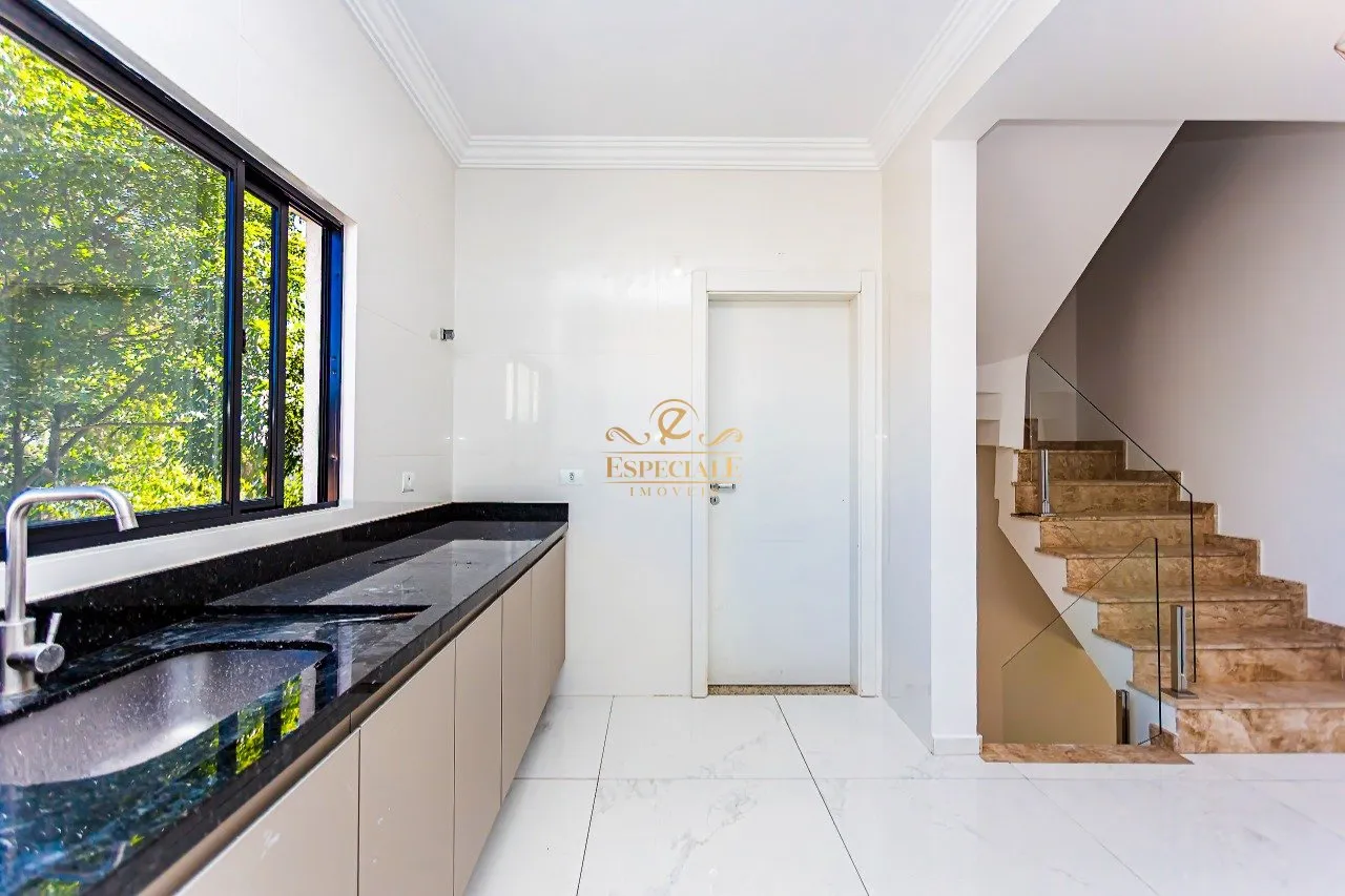 House in a condo with 3 bedrooms and 4 bathrooms — photo 9