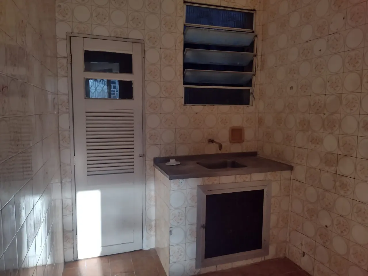 Будинок із 2 спальнями та 1 ванною з душем у склі — photo 4