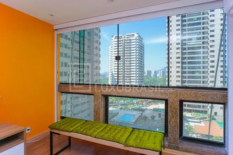 Furnished 4-bedroom apartment with 245 m² — photo 27