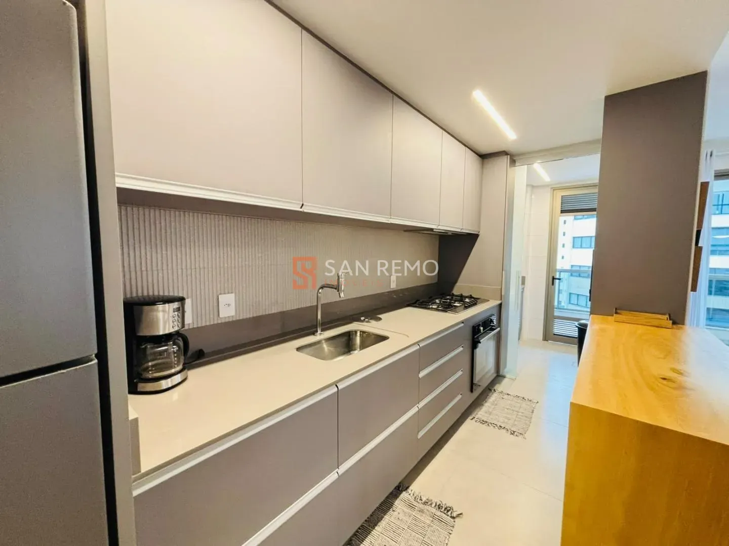 Furnished apartment, 100 m², with floor-to-ceiling windows — photo 30